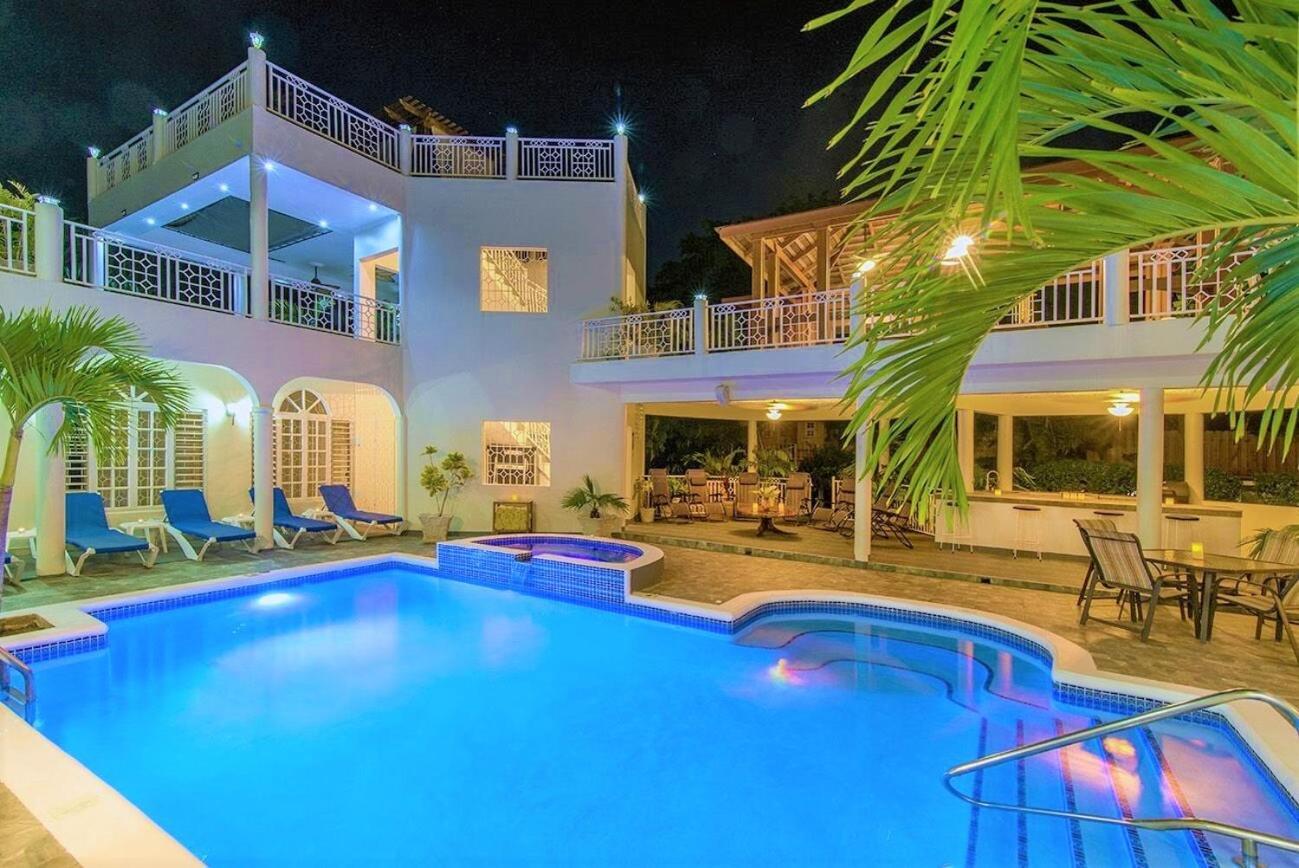 Mais Oui Villa Discovery Bay Esterno foto