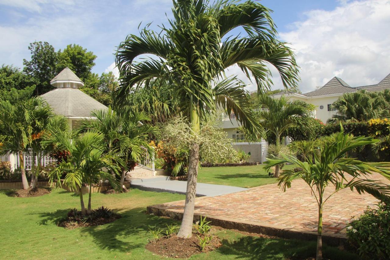 Mais Oui Villa Discovery Bay Esterno foto