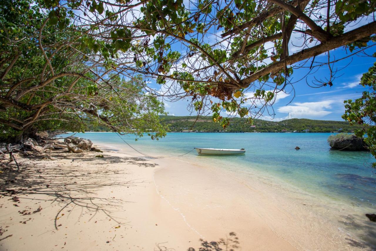 Mais Oui Villa Discovery Bay Esterno foto